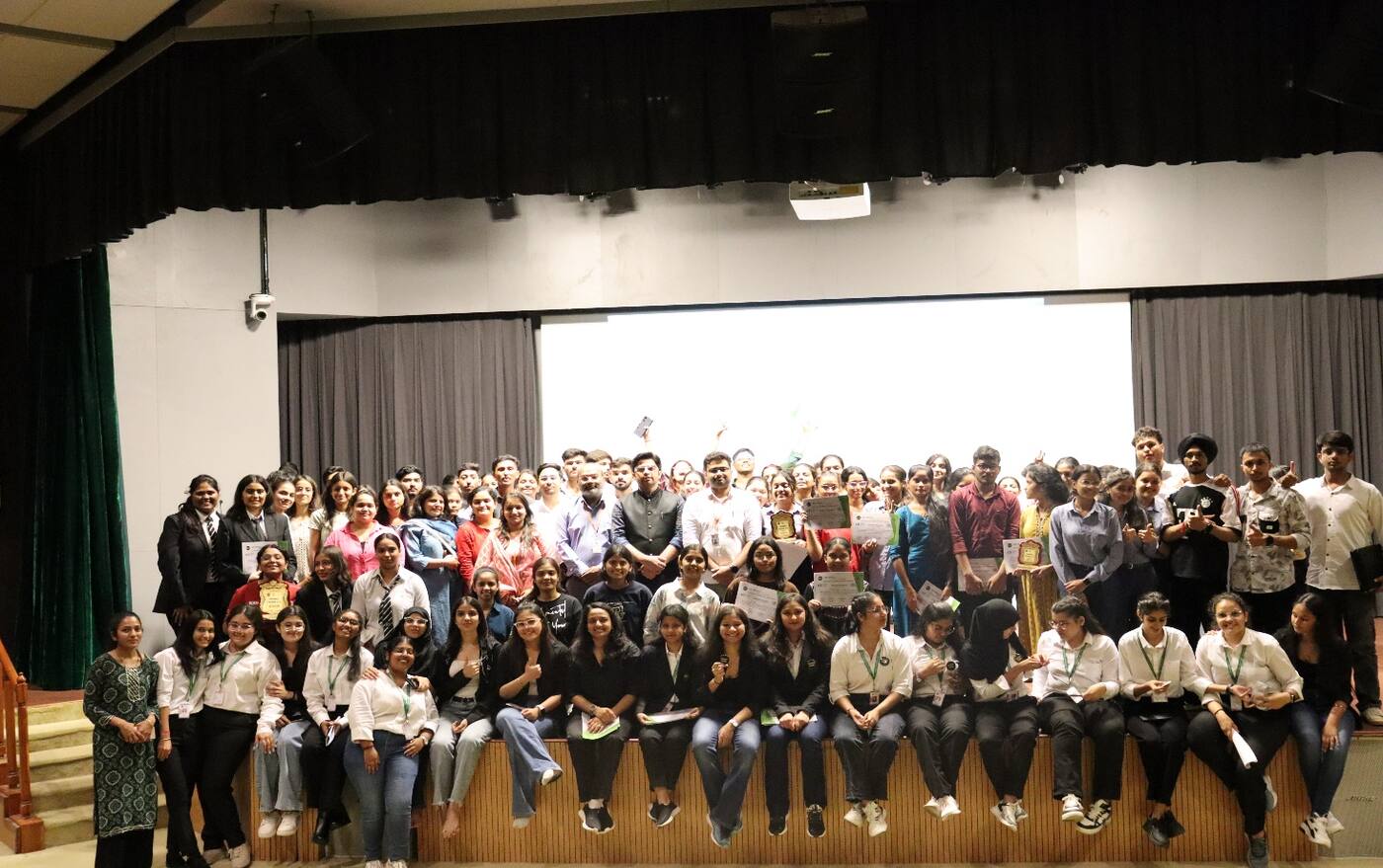 Commemorative group photograph
