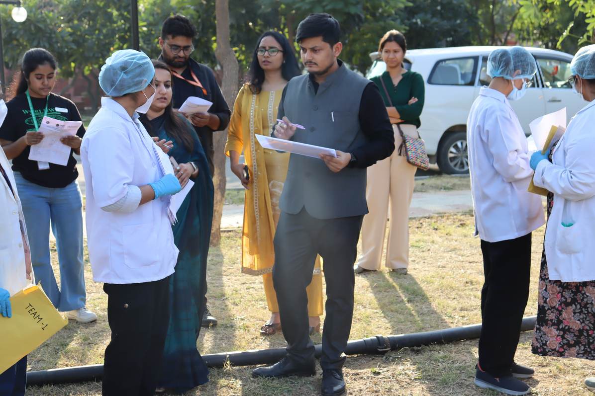 Forensic Relay teams examining the outdoor scene